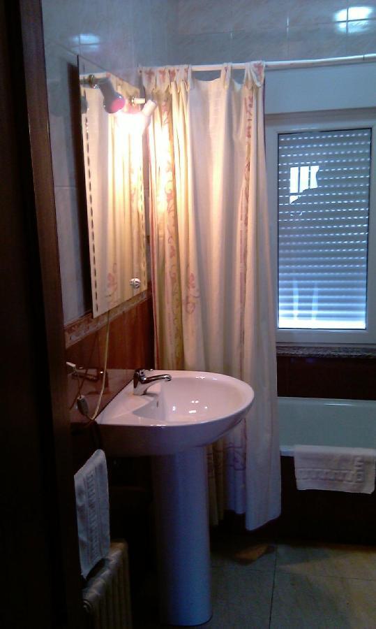 Pension La Casina โอเบียโด ภายนอก รูปภาพ