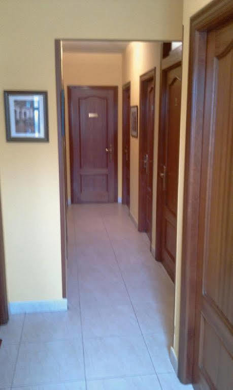Pension La Casina โอเบียโด ภายนอก รูปภาพ
